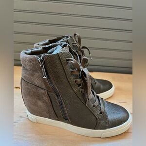 Gianni Bini Brown High-Top Sneakers with Suede Finish women size 8